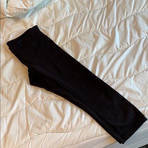 LULULEMON cropped wunder under